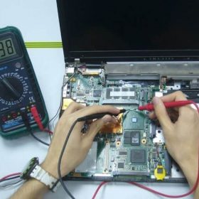 Đồng hồ vạn năng giúp kiểm tra main hiệu quả