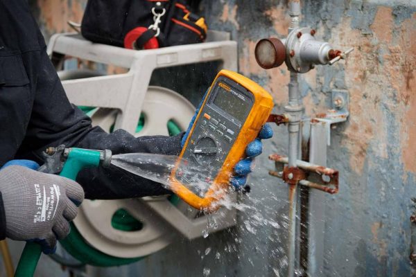 Chức năng kháng nước, chống bụi trên vạn năng kế Chức năng kháng nước, chống bụi trên vạn năng kế